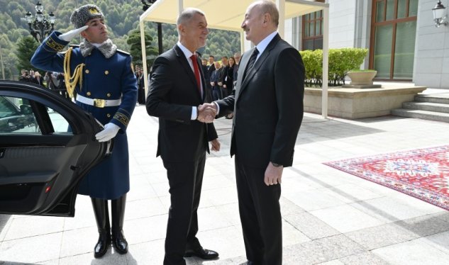 Prezident Baş naziri Qəbələdə qarşıladı - FOTOLAR