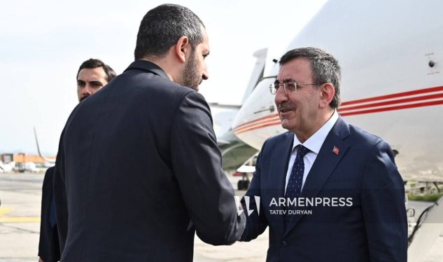 Türkiyənin ikinci şəxsi İrəvanda belə qarşılandı - FOTO
