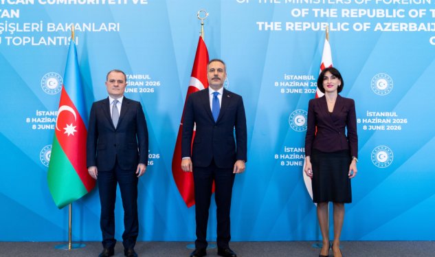 Üç ölkənin XİN başçıları Çırağan Sarayında görüşdü