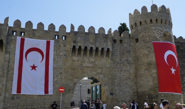 İçərişəhərdə Şimali Kıbrıs&nbsp;Günü: musiqi, rəqs və mədəniyyət bir arada &ndash; REPORTAJ&nbsp;