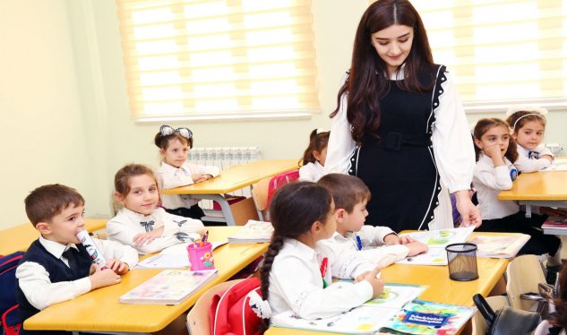 73 mindən çox müəllimin maaşı ARTIRILIB