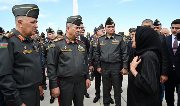 Zakir Həsənov Hərbi Memorial Məzarlığı ziyarət edib - FOTO