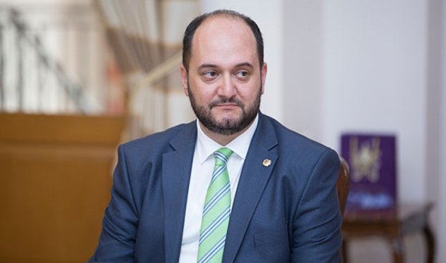 Paşinyanın Aparat rəhbəri vəzifədən uzaqlaşdırıldı