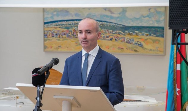 Rövşən Sadıqbəylinin vəzifəsi dəyişdirildi