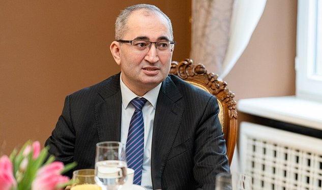 Dövlət başçısı onu İsveçə səfir göndərdi
