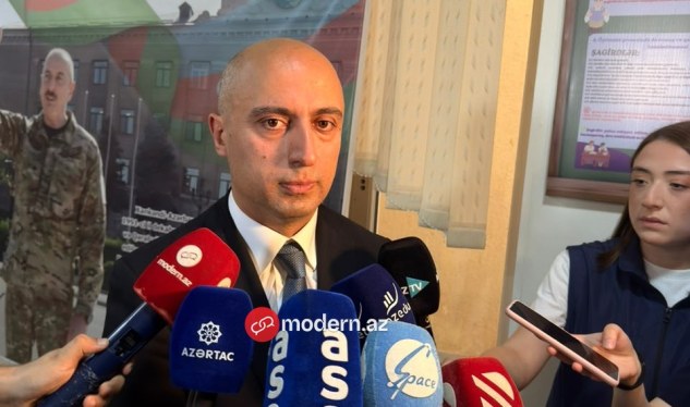 Emin Əmrullayev: Təmayül sinifləri 90 məktəbdə fəaliyyətə başlayır