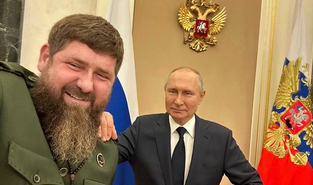 Rusiyada 10 regiona rəhbər seçilir: Kadırov da mübarizə aparır