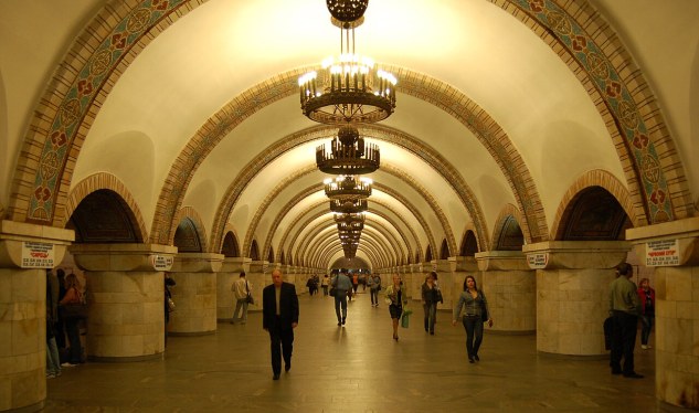 Kiyevdə metronun fəaliyyəti dayandırıldı