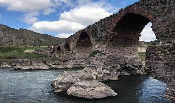 Xudafərinin azad olunmasından altı il ötür