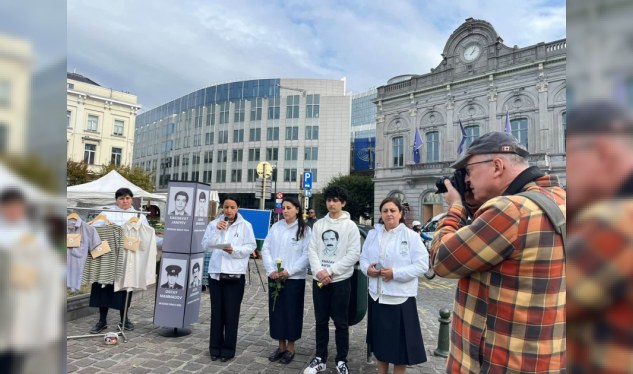 Azərbaycanlı ailələri Avropa Parlamenti qarşısında etiraz aksiyası keçirdi - FOTO