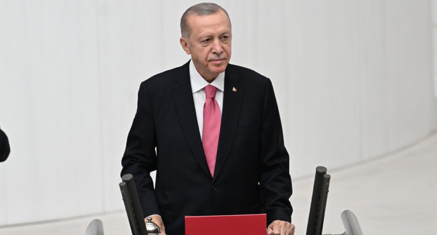 Ərdoğan Türkiyənin yeni Prezidenti kimi AND İÇDİ