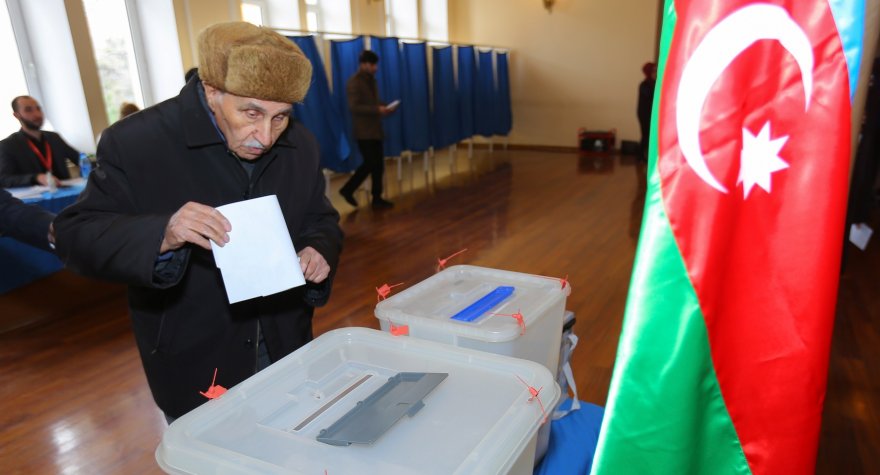 Azərbaycan niyə növbədənkənar seçkilərə gedir? - Tarixi zərurət...