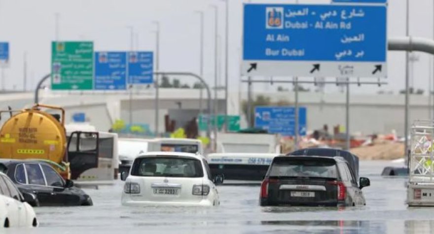 BƏƏ-də daşqınlar - 75 ilin ən şiddətli yağışları