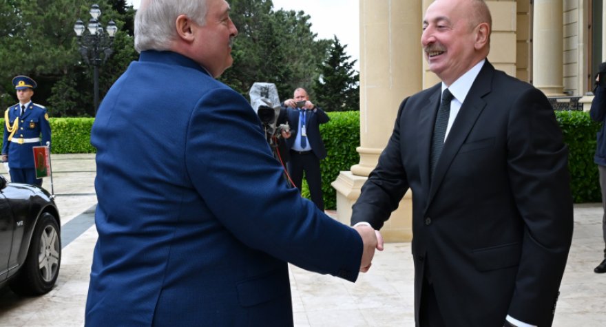 İlham Əliyev Füzulidə Lukaşenkonu qarşıladı