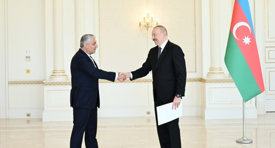 İranın yeni səfiri etimadnaməsini İlham Əliyevə təqdm etdi - FOTO