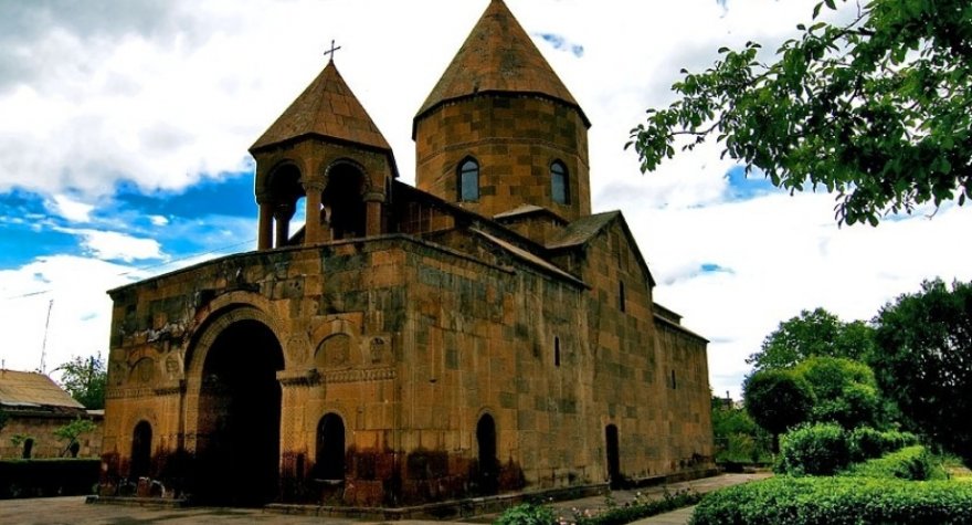 Erməni diasporundan sonra erməni kilsəsi də tarixə QOVUŞUR