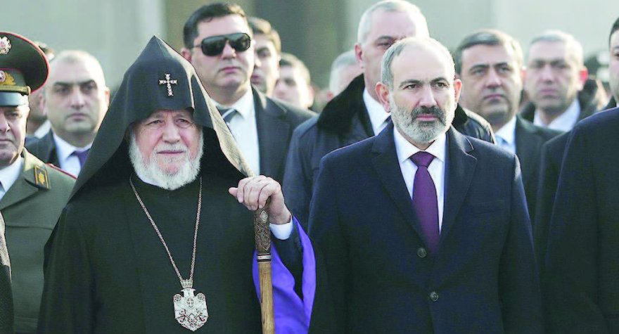Azərbaycanlı deputat Paşinyanı ALQIŞLADI