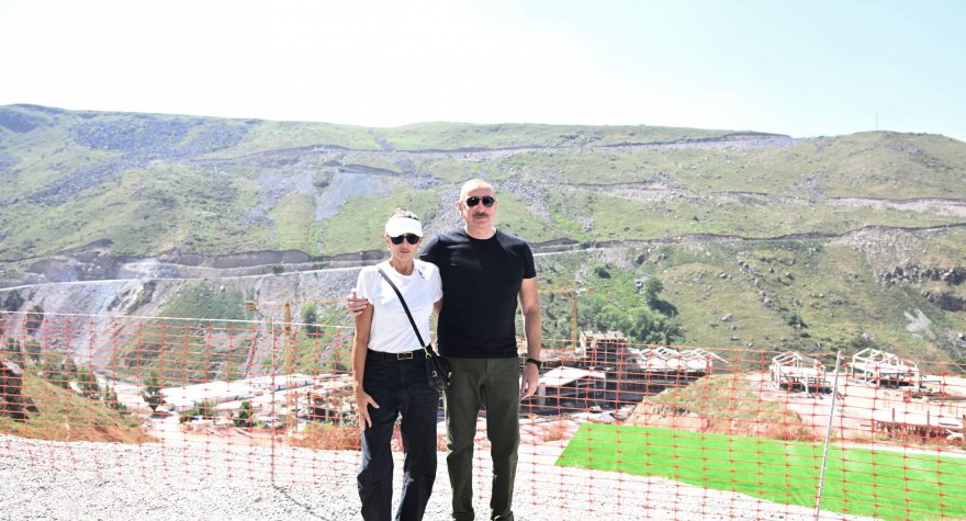 Prezident və birinci xanım KƏLBƏCƏRDƏ