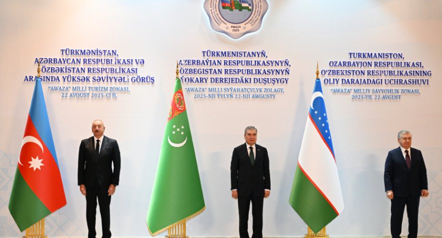 Üç ölkə lideri GÖRÜŞDÜ