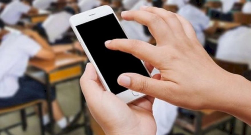 Bütün məktəblərdə telefon qadağan ediləcək - RƏSMİ