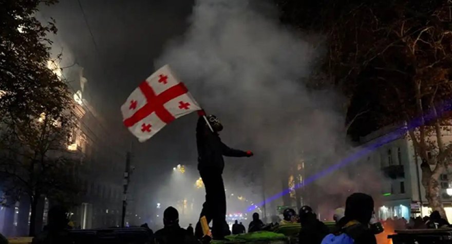 Gürcüstanda son durum: Etirazlarda saxlanılanlar var