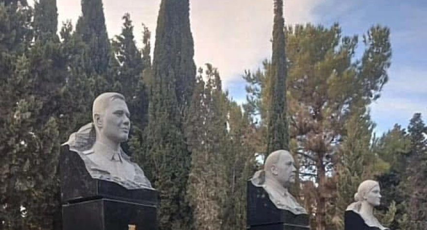 Rusiyanın öldürdüyü Milli Qəhrəmanların büstləri - GÖRÜNTÜ 