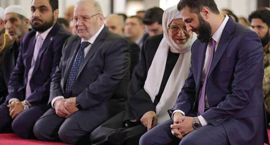 Lüks avtomobillərdə gəzən “inqilabçılar”