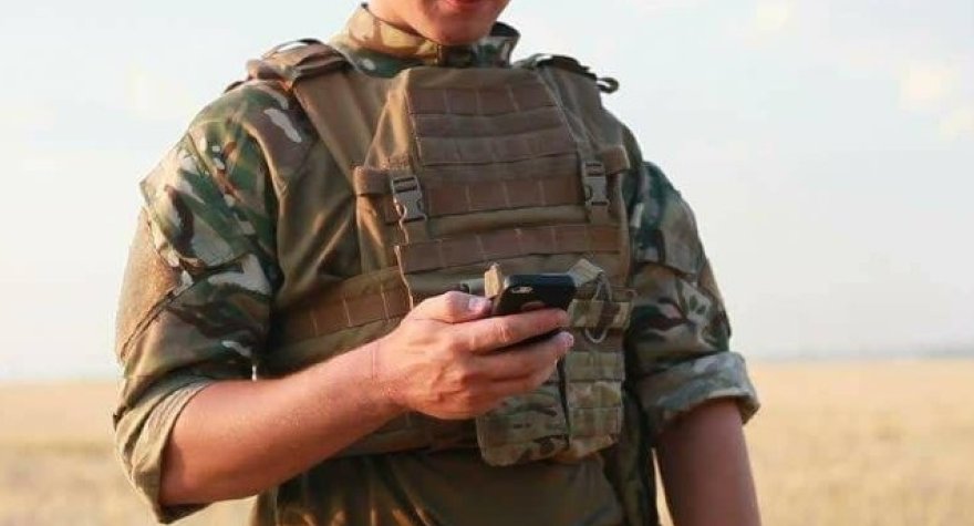 Azərbaycanda əsgərlər mobil telefon ala biləcək