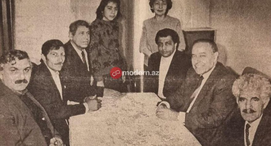 Bir şəklin tarixçəsi: Heydər Əliyev dostları ilə Cəlal Əliyevin evində