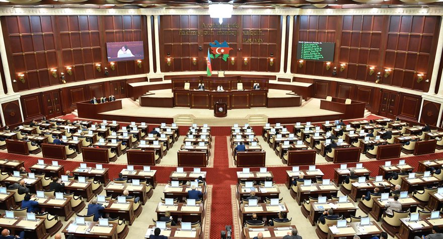 Əli Əsədov parlamentdə - Azərbaycanda büdcə müzakirələri BAŞLADI