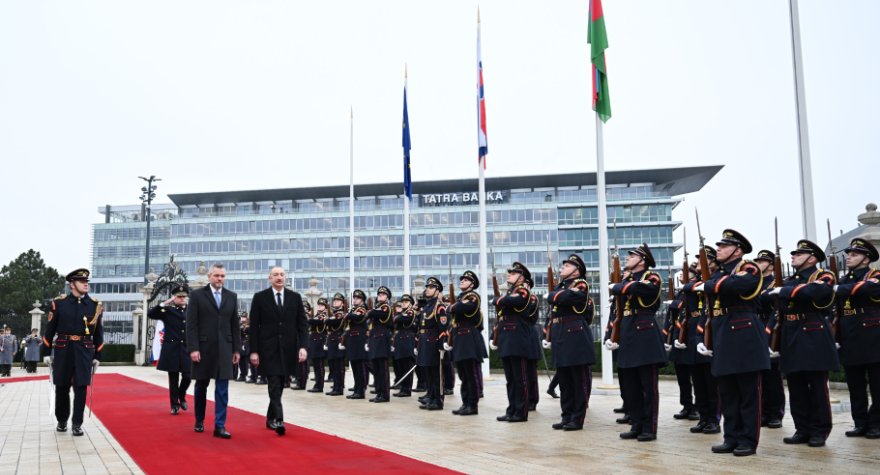 İlham Əliyevi Bratislavada Peter Pelleqrini qarşıladı - FOTOLAR