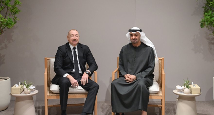 İlham Əliyev BƏƏ-də səfərdədir - Prezidentlə görüşdü