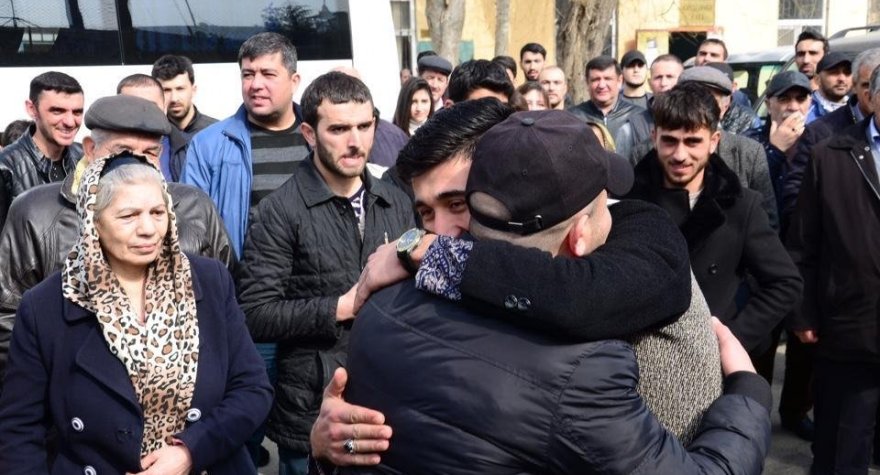 Bu gün məhkumlar ailələrinə qovuşacaq - Amnistiya başladı