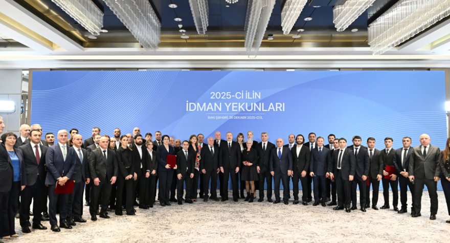 Prezident idman yekunlarına həsr olunan mərasimdə iştirak etdi