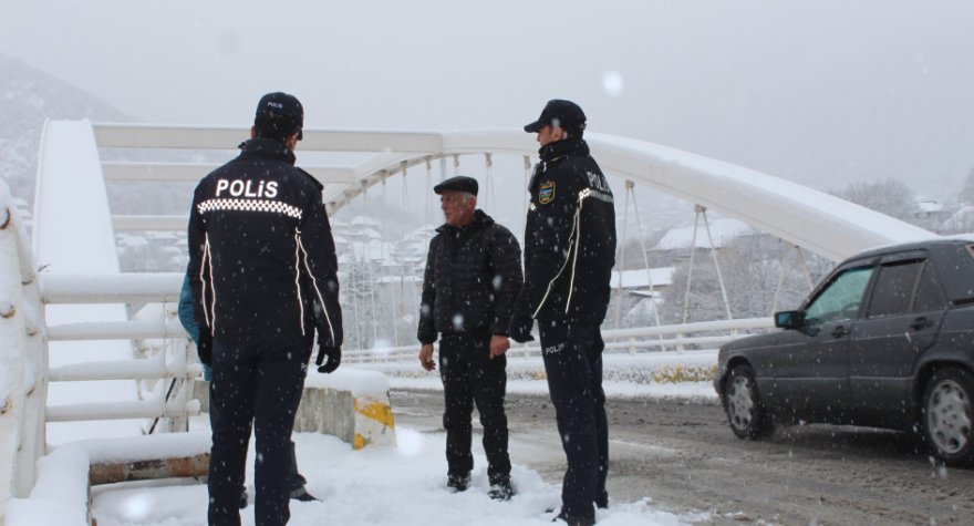 Polis&nbsp;gücləndirilmiş rejimdə xidmət aparır - FOTOLAR