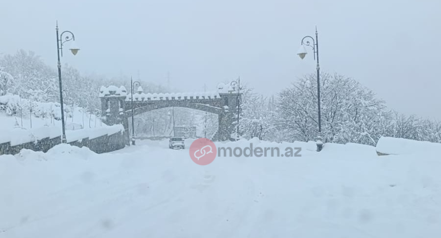 Lerikdə ağır durum: Kəndlərlə əlaqə kəsilib, texnika çatışmır