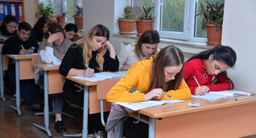 Bu gün 6 min nəfər imtahan verəcək