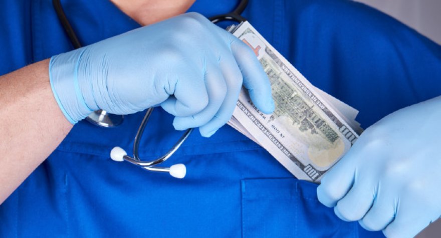 Həkimlərə verilən bonuslar niyə dayandırılıb? - Rəsmi AÇIQLAMA