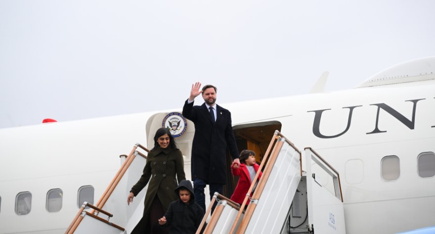 ABŞ-ın vitse-prezidenti Bakıya gəldi - FOTO