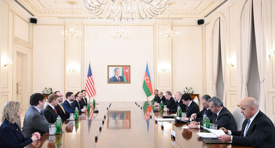 İlham Əliyevin ABŞ-nin vitse-prezidenti ilə geniş tərkibdə görüşü keçirilib