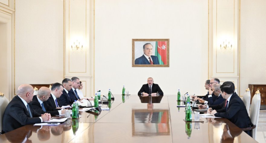 Prezident müşavirə keçirdi - FOTOLAR