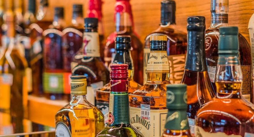 Водка дешевле 14 манатов за литр - подделка - ПРЕДУПРЕЖДЕНИЕ