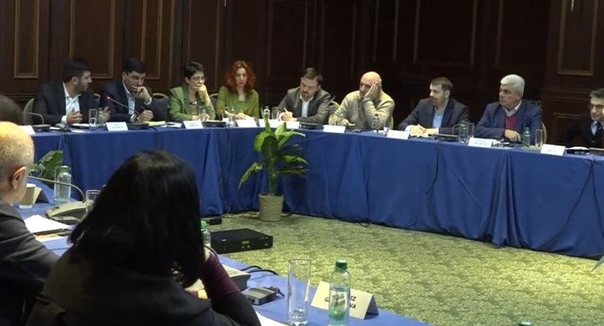 19 azərbaycanlı 20 erməni ilə nələri müzakirə edir? - VİDEO