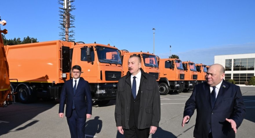 Prezident məişət tullantıları daşıyan texnikalarla tanış oldu - FOTOLAR