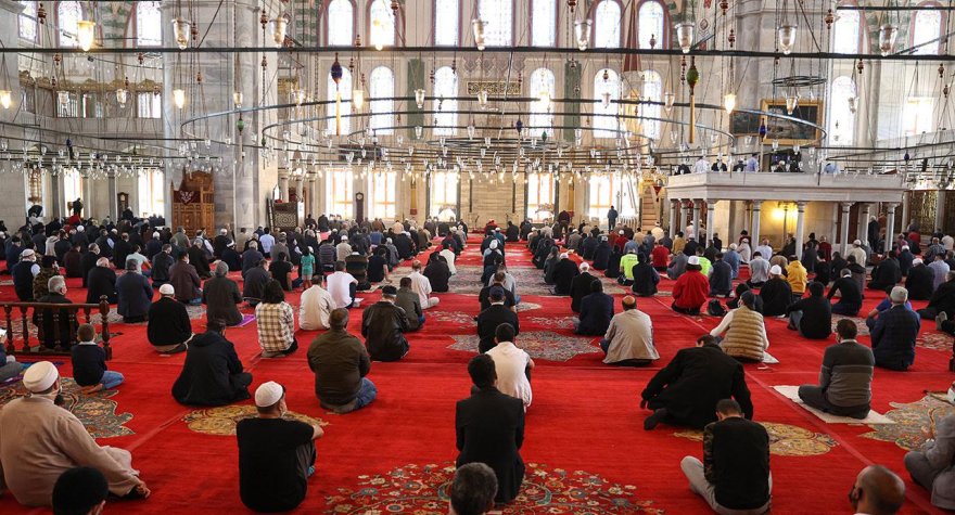 Azərbaycanda bayram namazı qılınıb