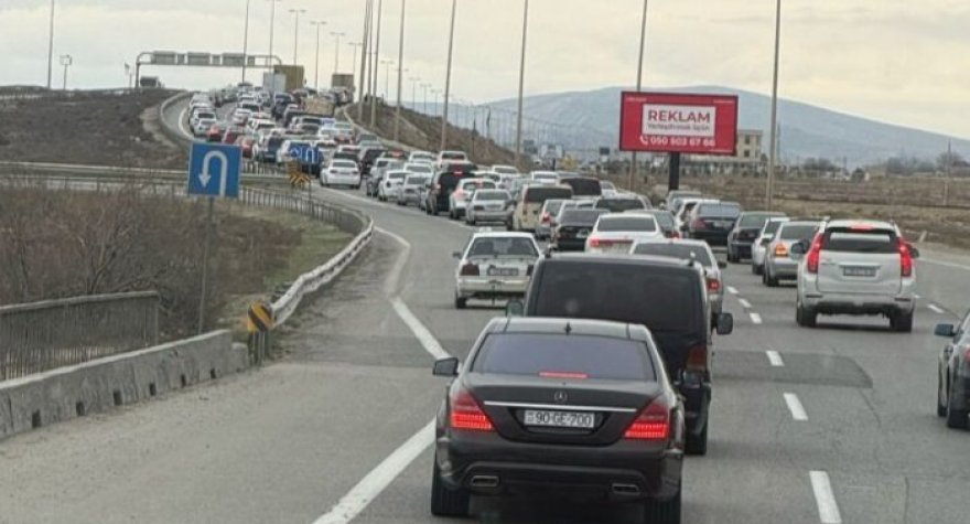 Bakıdan rayonlara axın&nbsp;- Yollarda tıxac yarandı