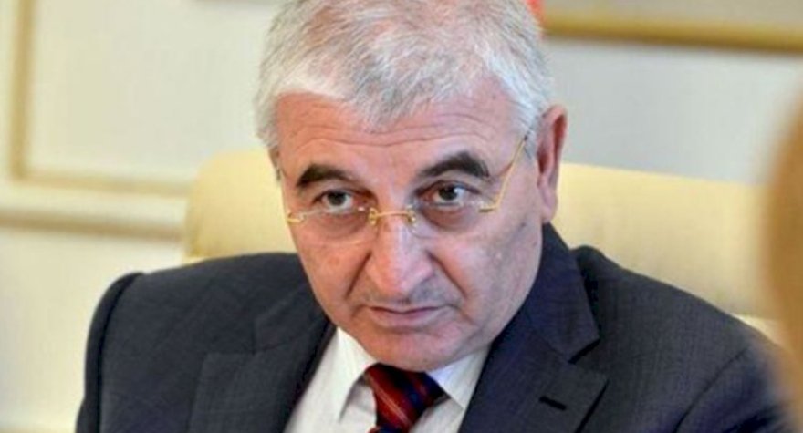 75 yaşlı Məzahir Pənahov vəzifəsindən gedir?