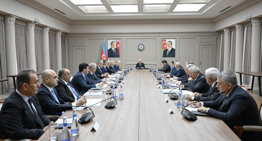 Baş nazir müşavirə keçirdi -&nbsp; Yağışların&nbsp;vurduğu ziyanla bağlı tapşırıqlar verdi