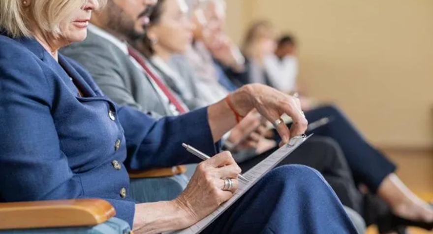 Azərbaycanda qadınlara kişilər qədər maaş ödəniləcək