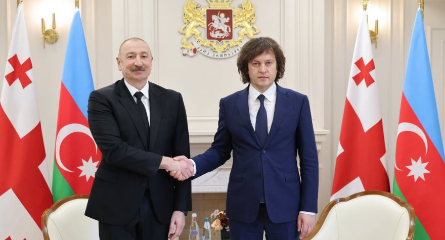 İlham Əliyev İrakli Kobaxidze ilə təkbətək görüşdü